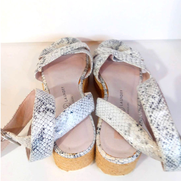 Chinese Laundry Women Size 8 Wedge Heels Faux Snakeskin Cross Heel Strap Natural - Picture 4 of 6